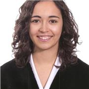 Cuidadora de niños en cualquier momento del día